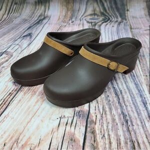 Crocs Sarah Clog Mule Heel Suede Buckle Accent